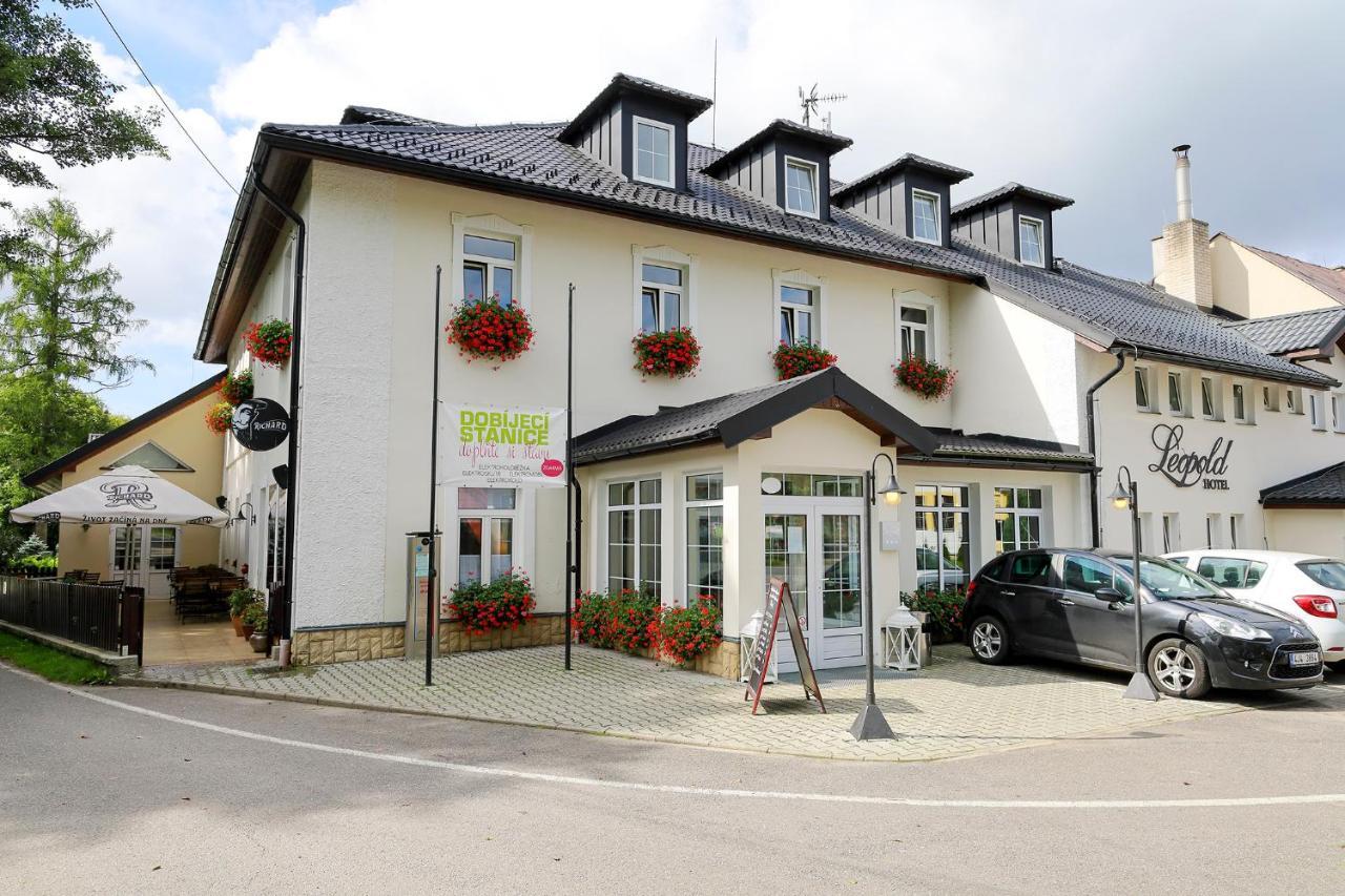 Hotel Leopold Račín Bagian luar foto