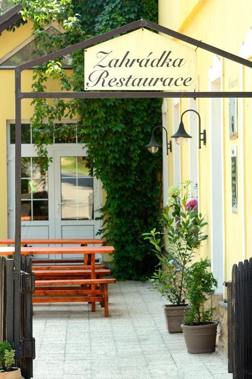 Hotel Leopold Račín Bagian luar foto