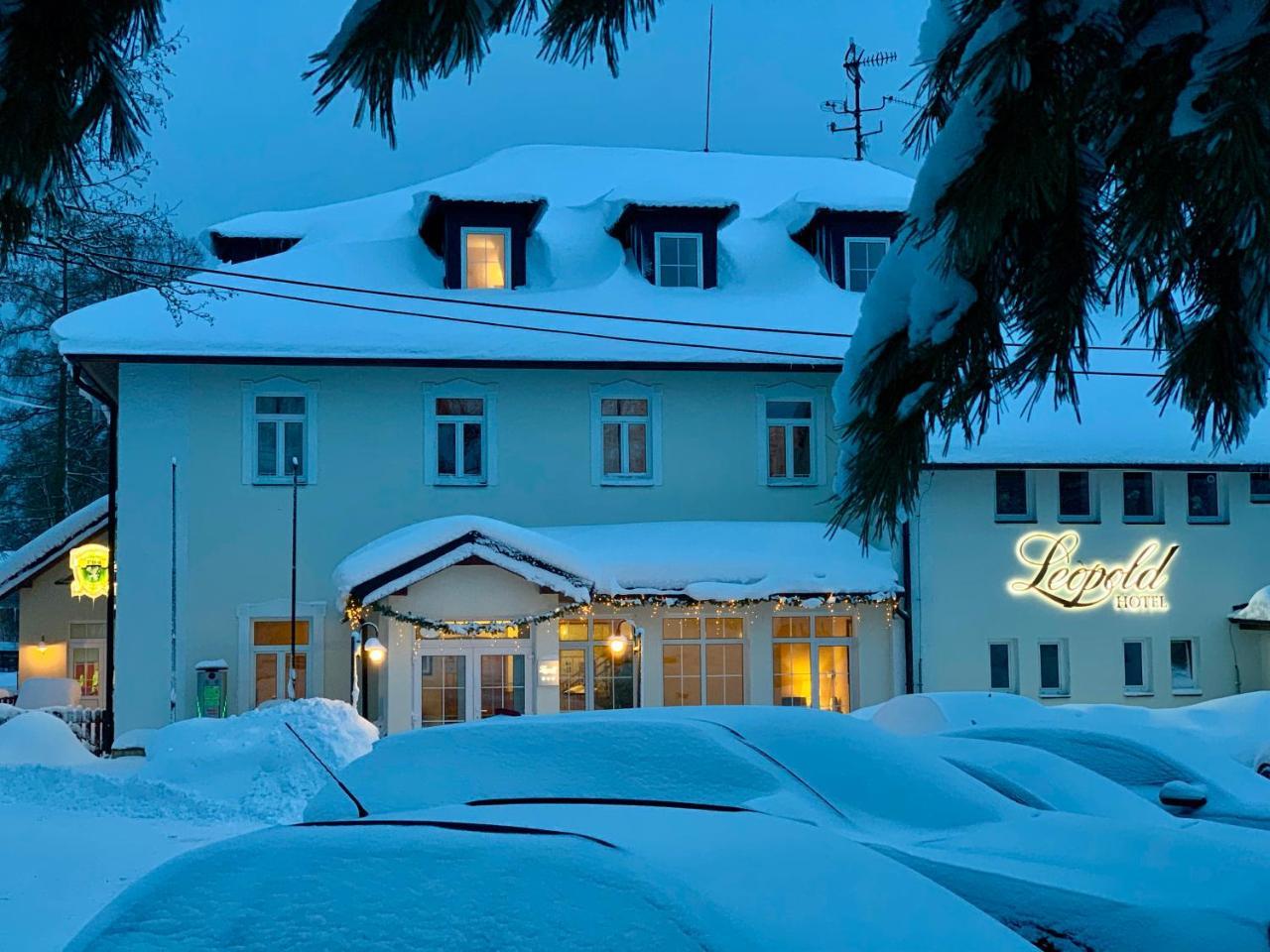 Hotel Leopold Račín Bagian luar foto